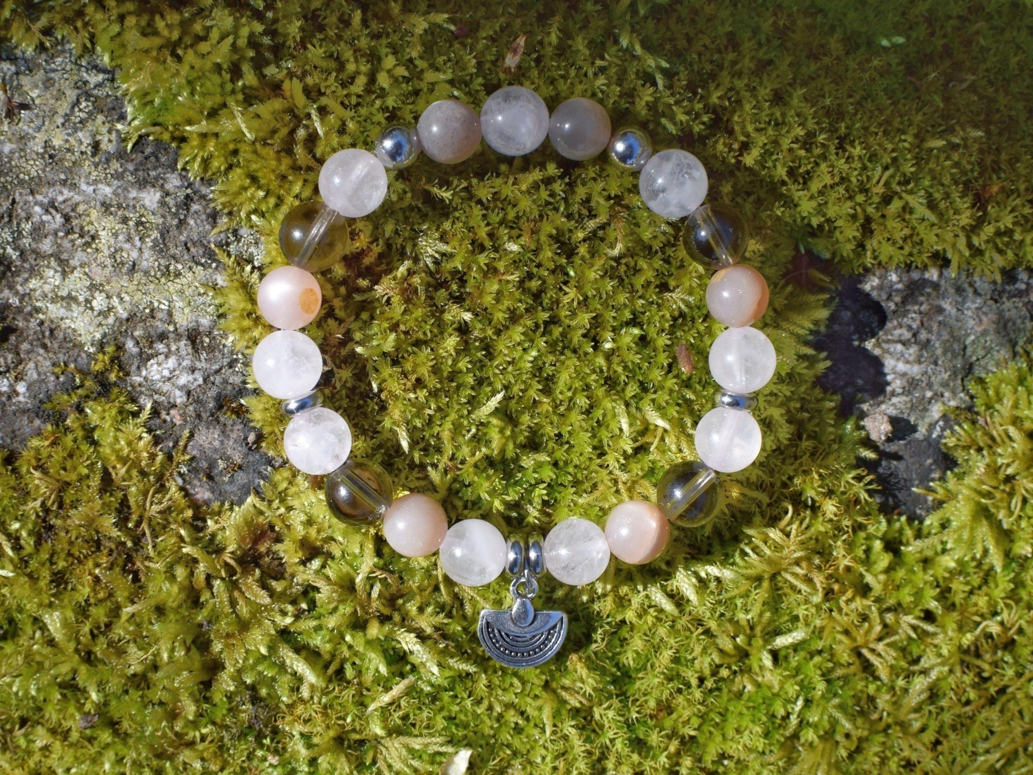 Bracelet d'intention - Voile de lune (quartz rose, quartz fumé & pierre de lune multicolore)