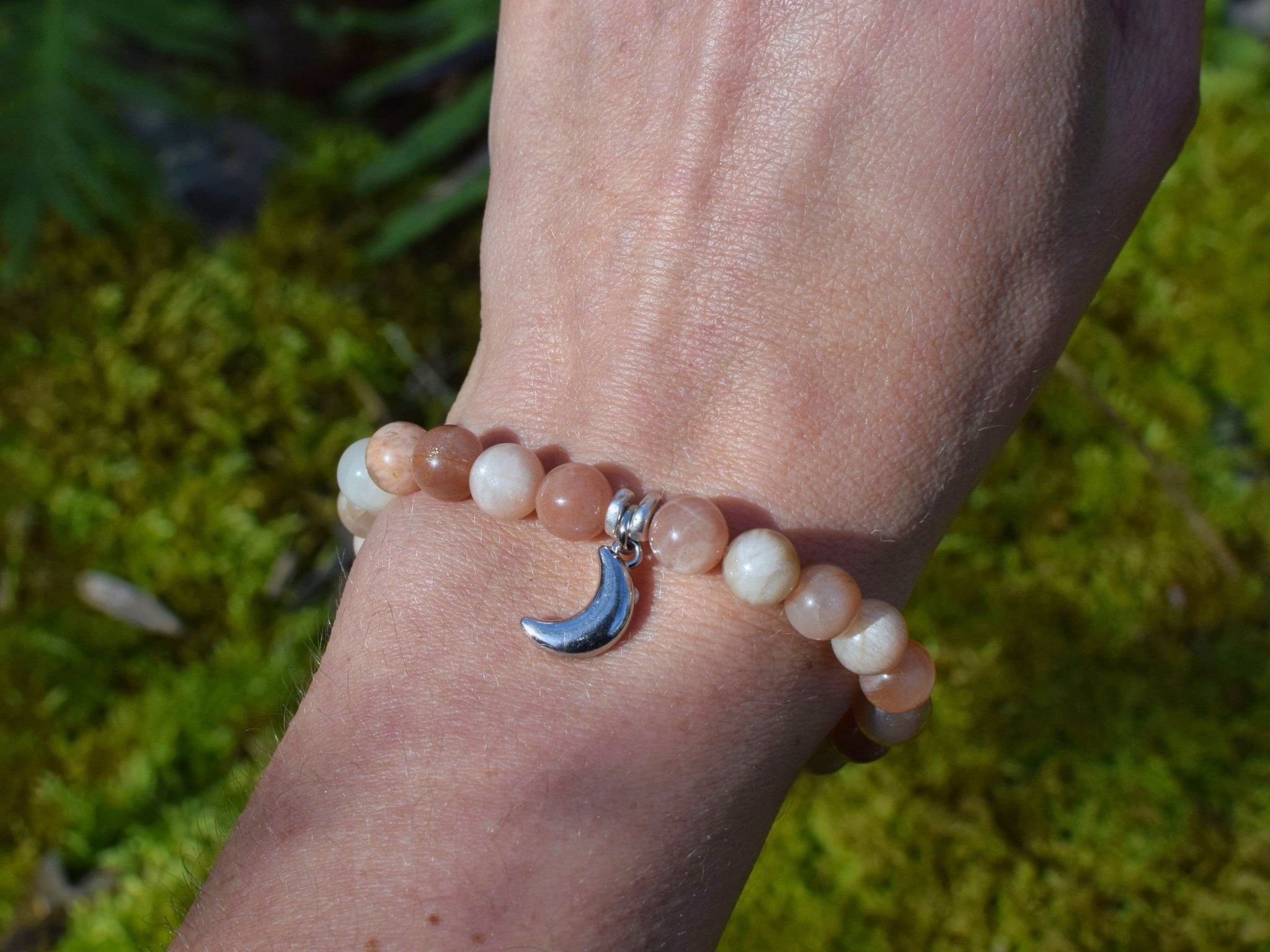Bracelet d'intention - Lune naissante (Pierre de lune multicolore)