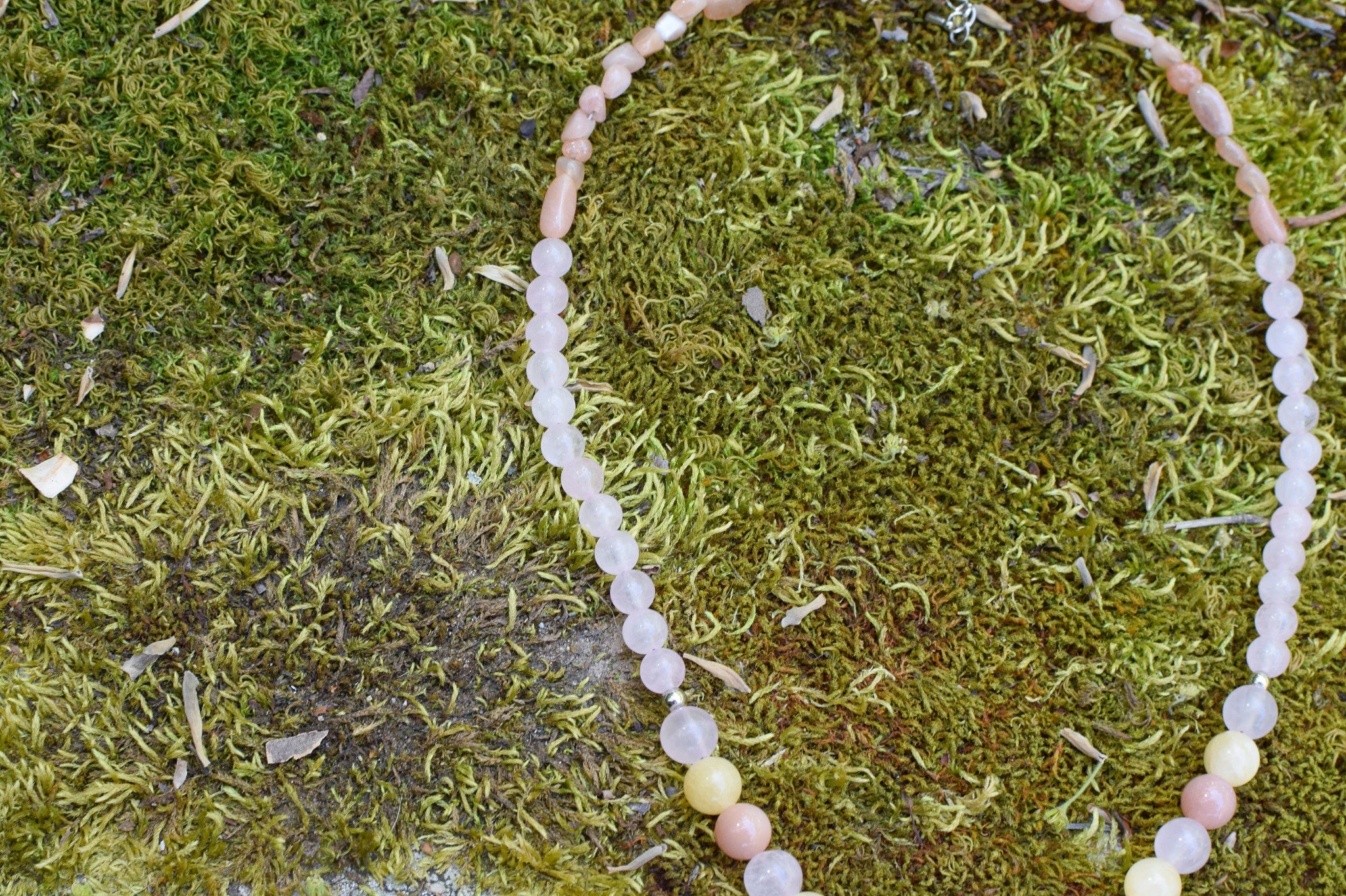 Collier d'intention - Battement léger (Quartz rose, calcite & pierre de lune)