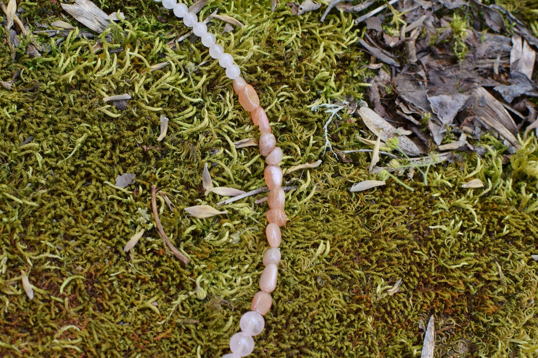 Collier d'intention - Voile d’Âme - (Améthyste, pierre de lune & quartz rose)