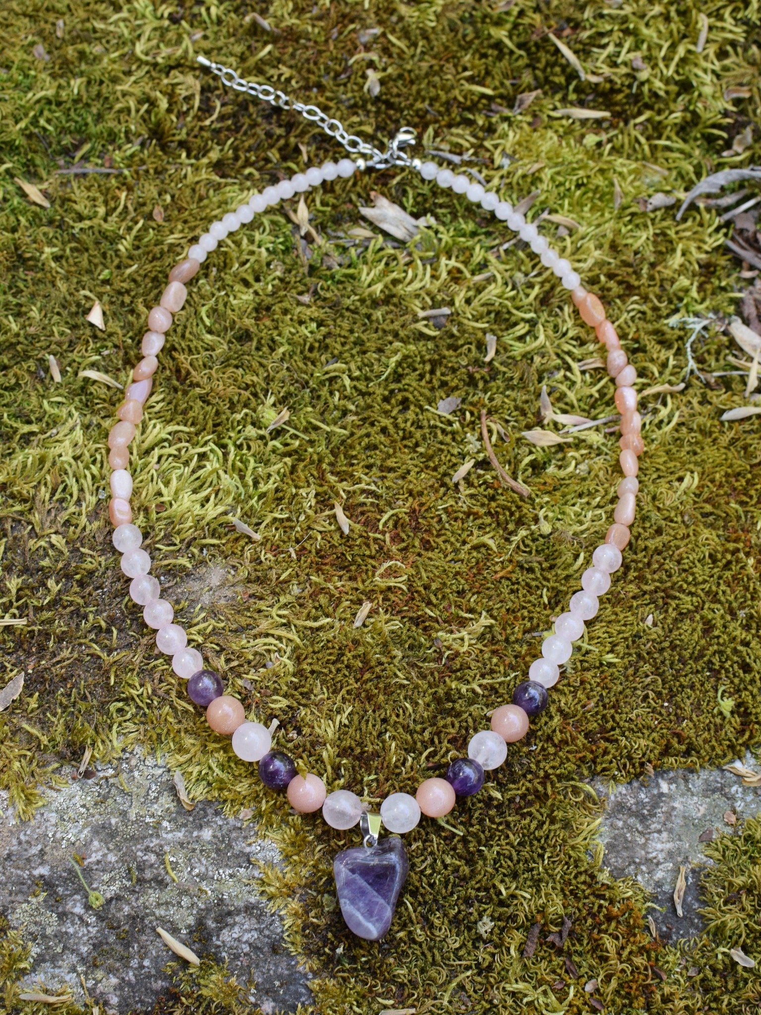 Collier d'intention - Voile d’Âme - (Améthyste, pierre de lune & quartz rose)