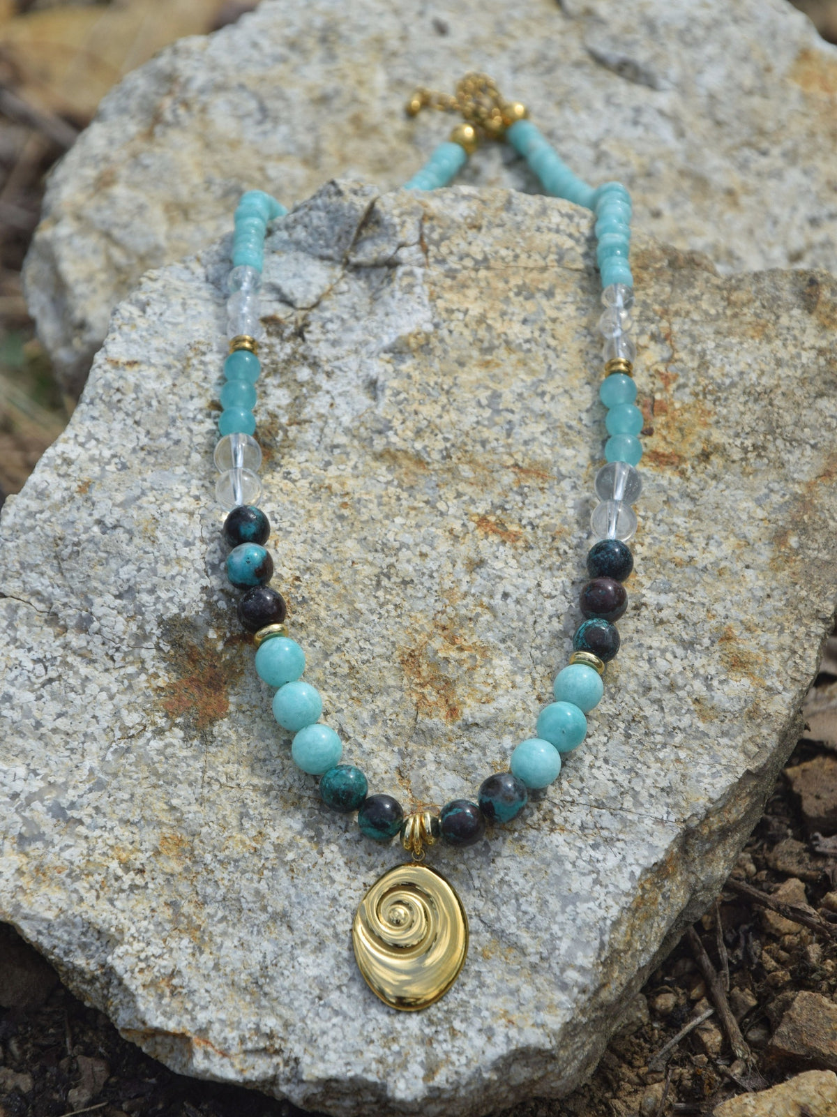 Collier d’intention - Éclat des Lagunes  (Chrysocolle, amazonite et cristal de roche)