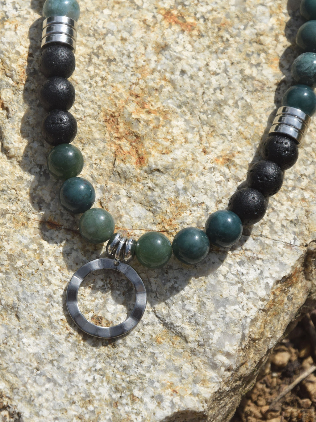 Collier d’intention - Origine Minérale  (Agate mousse, pierre de lave, cristal de roche)