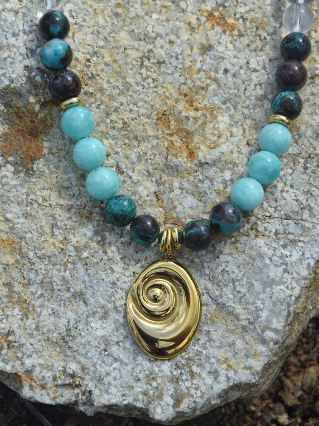 Collier d’intention - Éclat des Lagunes  (Chrysocolle, amazonite et cristal de roche)