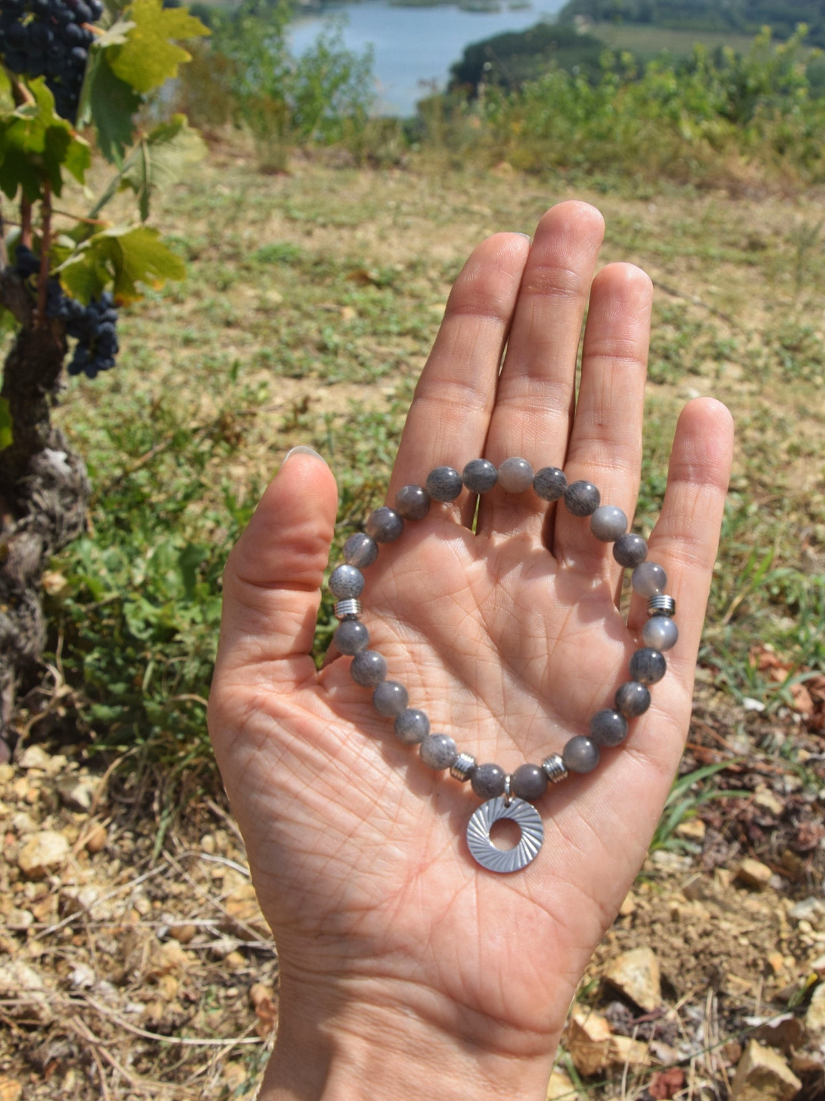 Bracelet d'intention - Force des reliefs (Pierre de soleil noire)
